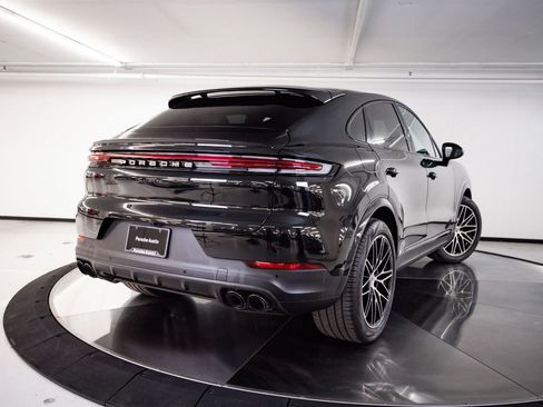 Certified 2024 Porsche Cayenne Coupe AWD/4WD image 8