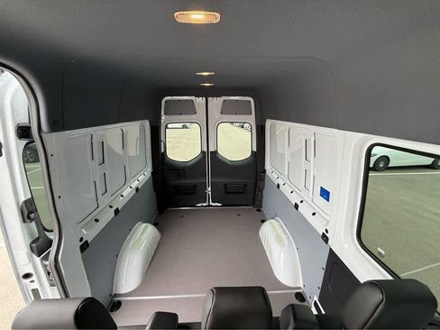 New 2025 Mercedes-Benz Sprinter 2500 image 18