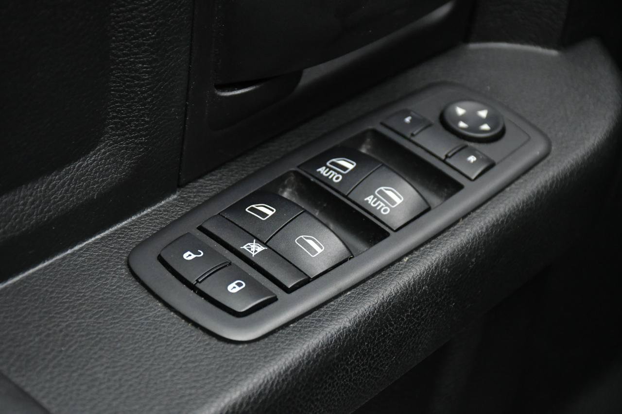 Used 2017 RAM 1500 Express AWD/4WD image 15