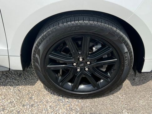 Used 2024 Ford Edge ST-Line w/ Class II Trailer Tow Package AWD/4WD image 9