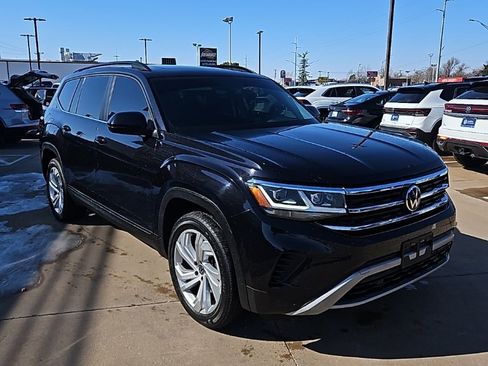 Used 2022 Volkswagen Atlas SE image 3
