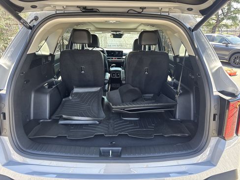 Used 2025 Kia Sorento EX w/ Panoramic Sunroof Package image 18