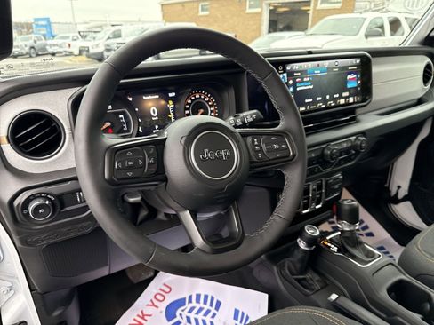 Used 2025 Jeep Wrangler Sport S image 13