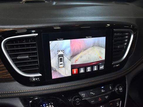 Certified 2023 Chrysler Pacifica Pinnacle image 26