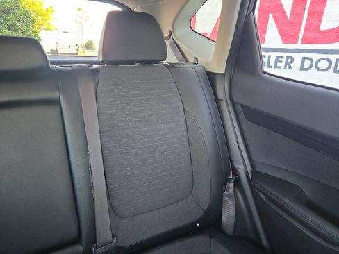 Used 2021 Kia Seltos S FWD image 14