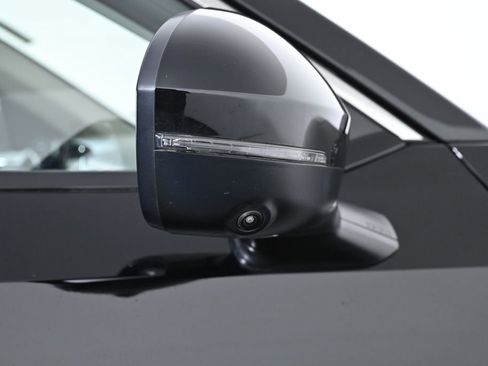 Certified 2025 Nissan Kicks SR image 14