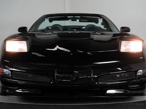 Used 1999 Chevrolet Corvette Convertible w/ Memory Pkg RWD image 18