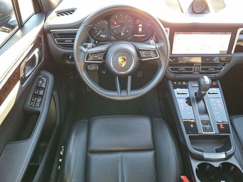 Used 2022 Porsche Macan image 11