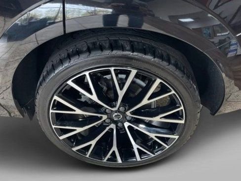 Used 2022 Volvo XC60 T8 R-Design w/ Advanced Package image 19