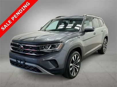 Used 2022 Volkswagen Atlas SE w/ Panoramic Sunroof Package
