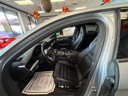 Used 2019 Porsche Panamera 4 image 25