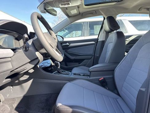 New 2026 Volkswagen Jetta SE image 11