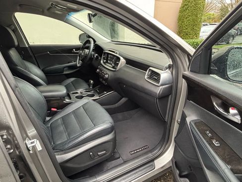 Used 2017 Kia Sorento EX image 43