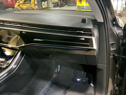 Used 2022 Audi Q7 3.0T Premium image 18