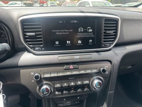 Used 2020 Kia Sportage LX w/ LX Popular Package AWD/4WD image 17