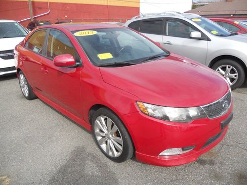 Used 2013 Kia Forte SX image 2