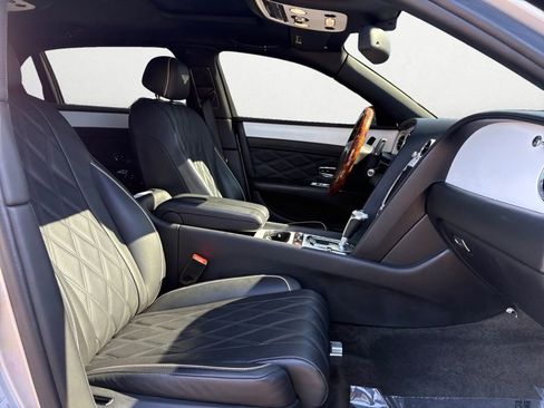 Used 2014 Bentley Flying Spur W12 image 14