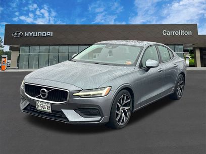 Used 2019 Volvo S60 T6 Momentum w/ Premium Package