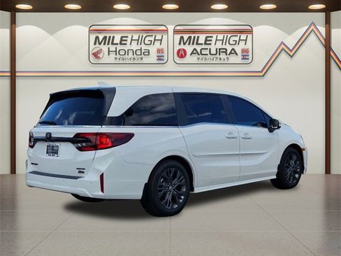 New 2026 Honda Odyssey Touring image 4