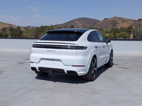 Certified 2025 Porsche Cayenne S AWD/4WD image 9