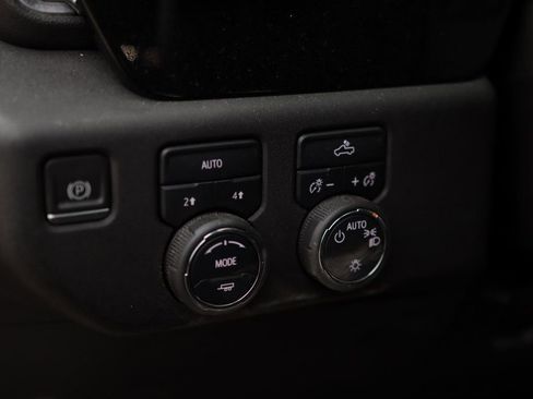 Used 2023 Chevrolet Silverado 1500 LT image 10