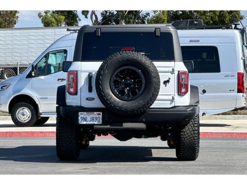 Used 2024 Ford Bronco Badlands image 5