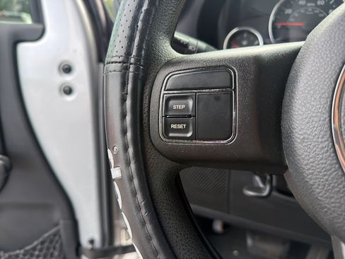 Used 2012 Jeep Wrangler Unlimited Sport AWD/4WD image 13