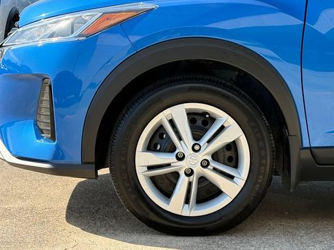Certified 2025 Nissan Kicks Play S image 6