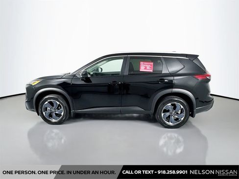 Certified 2025 Nissan Rogue SV w/ SV Premium Package FWD image 8