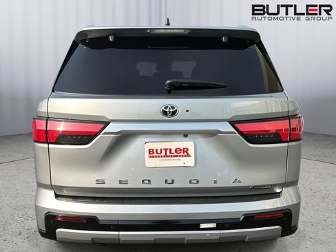 Used 2026 Toyota Sequoia Capstone AWD/4WD image 5