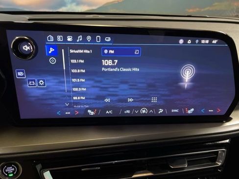 Used 2025 Chevrolet Traverse LT w/ Sun and Wheel Package image 30