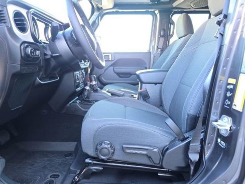 New 2026 Jeep Gladiator Sport AWD/4WD image 8