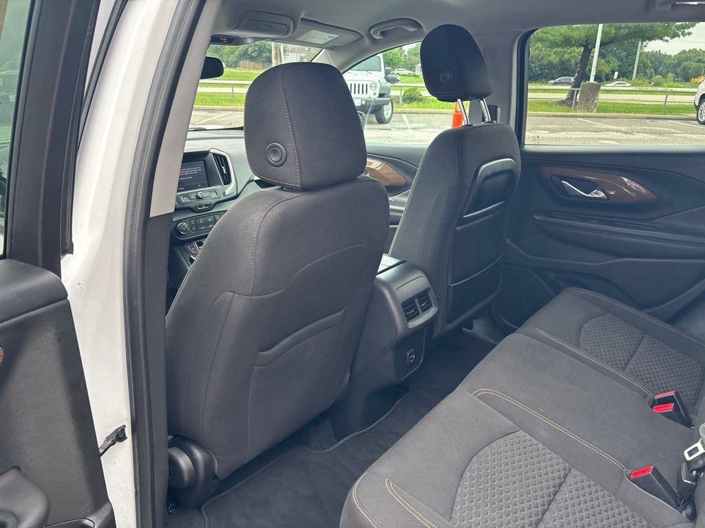 Used 2020 GMC Terrain SLE w/ Elevation Edition FWD image 34