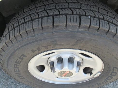 Used 2022 GMC Savana 2500 w/ Driver Convenience Package image 30