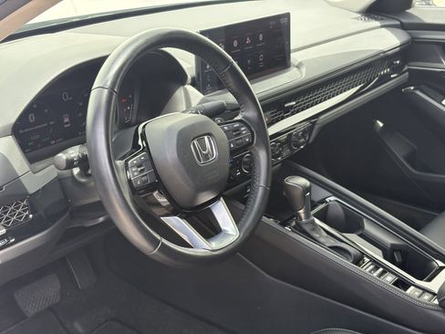 Used 2023 Honda Accord Touring image 14