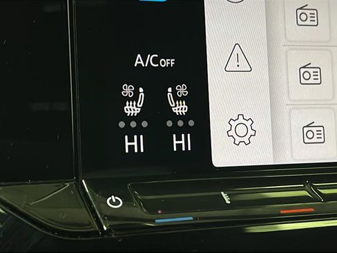 Used 2024 Volkswagen Atlas SE image 34