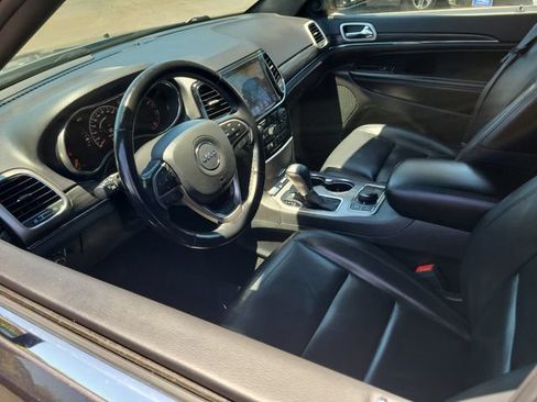 Used 2019 Jeep Grand Cherokee Limited AWD/4WD image 3