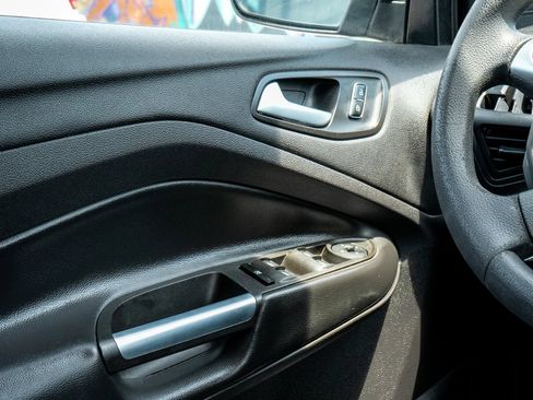 Used 2015 Ford Escape SE FWD image 30