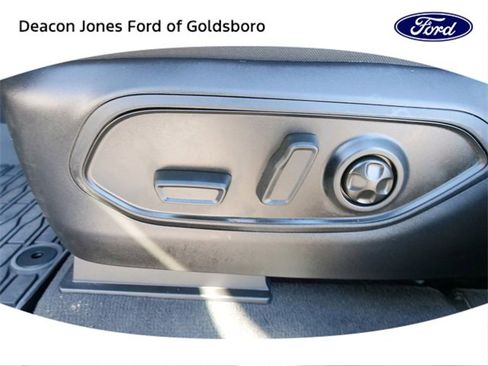 Used 2024 Jeep Grand Cherokee L Altitude image 18