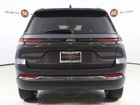 Used 2022 Jeep Grand Cherokee Limited image 48