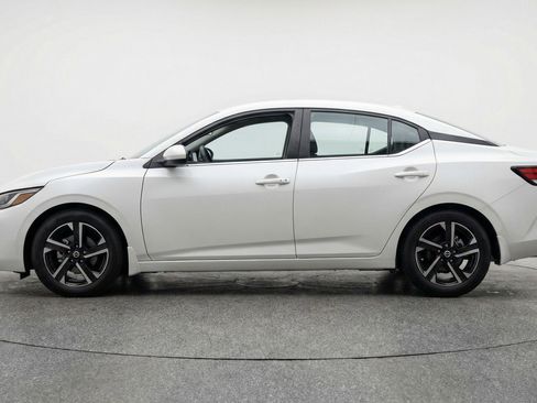 Used 2025 Nissan Sentra SV FWD image 5