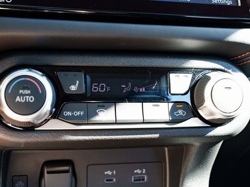 New 2025 Nissan Versa SR w/ Trunk Package image 14