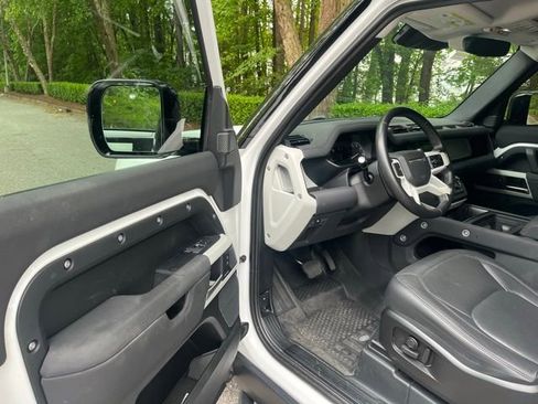 Certified 2023 Land Rover Defender 90 S AWD/4WD image 5