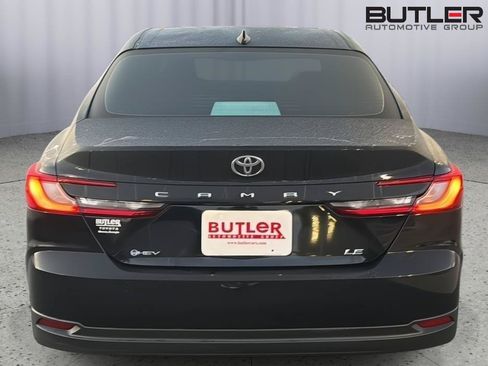 Certified 2025 Toyota Camry LE FWD image 5