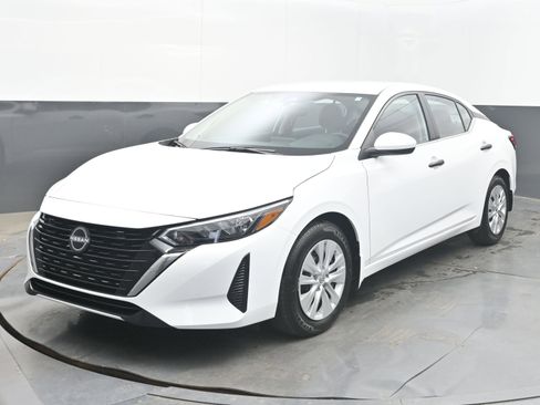 Certified 2025 Nissan Sentra S image 3