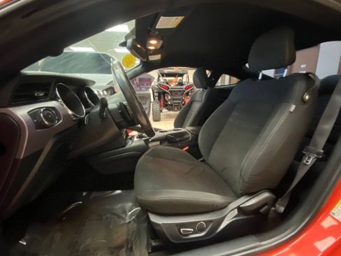Used 2015 Ford Mustang Coupe RWD image 12