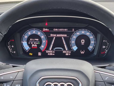 Used 2025 Audi Q3 2.0T Premium AWD/4WD image 24
