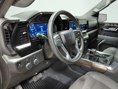 Used 2025 Chevrolet Silverado 1500 RST AWD/4WD image 29