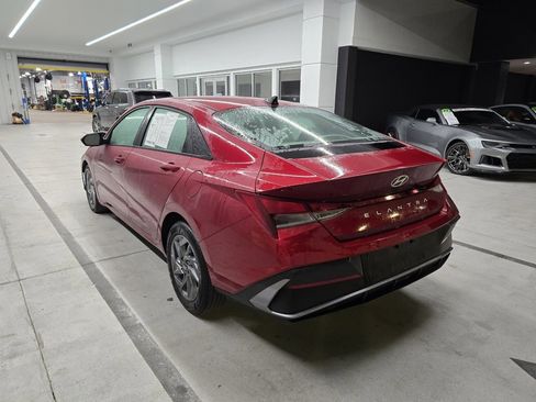 Used 2024 Hyundai Elantra SEL image 4