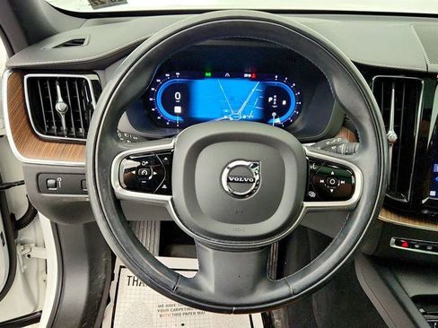 Used 2022 Volvo XC60 B5 Inscription w/ Climate Package image 13